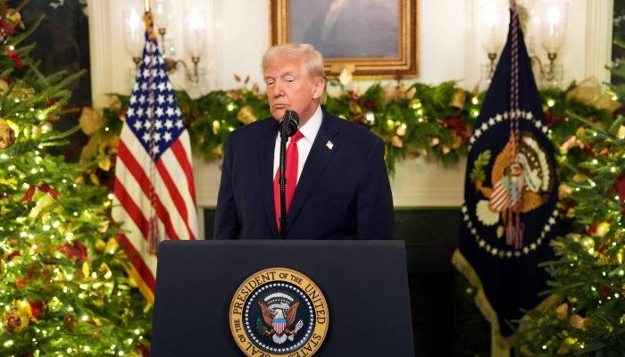 2025-12-18t022936z-1257024287-rc22iiargcee-rtrmadp-3-usa-trump