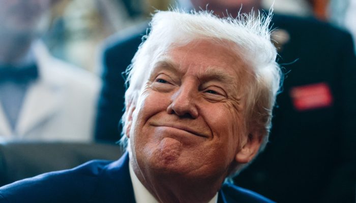 2025-12-18t190239z-1523423333-rc26jiakigsb-rtrmadp-3-usa-trump