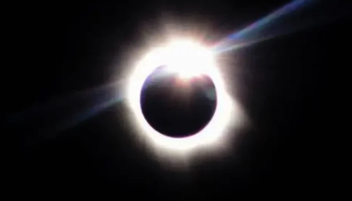 Eclipse-solar-total-acontece-nesta-quarta-feira-12-veja-como-acompanhar