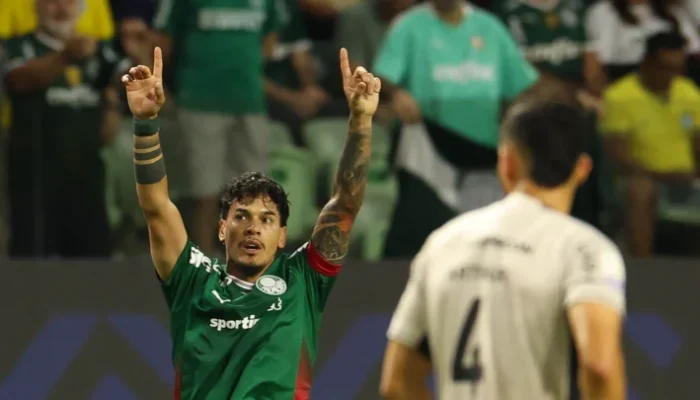 Gustavo-Gomez-comemora-vitoria-contra-Athletico-por-1x0-Foto-Cesar-Greco