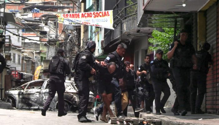Megaoperacao-contra-o-Comando-Vermelho-deflagrada-no-Rio-de-Janeiro-complexos-do-Alemao-e-da-Penha-na-zona-norte-Metropoles-9-1200x701