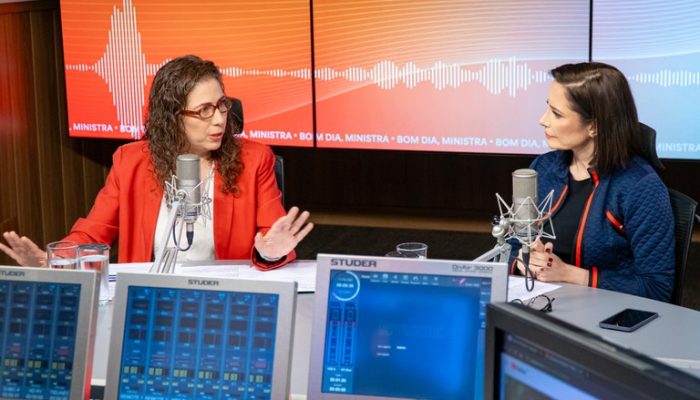 Ministra Ester Dweck