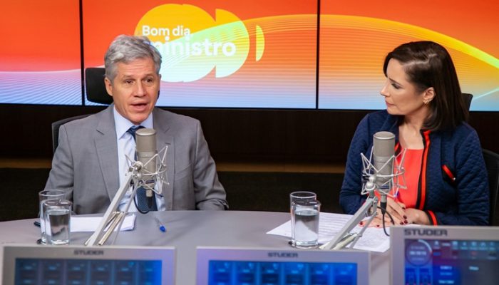 Ministro Paulo Teixeira]