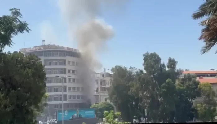 Momento-de-explosao-em-Damasco-durante-visita-de-Macron-a-Siria