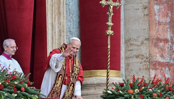 afp-20251225-88zv2y4-v3-highres-topshotvaticanreligionurbiorbichristmas