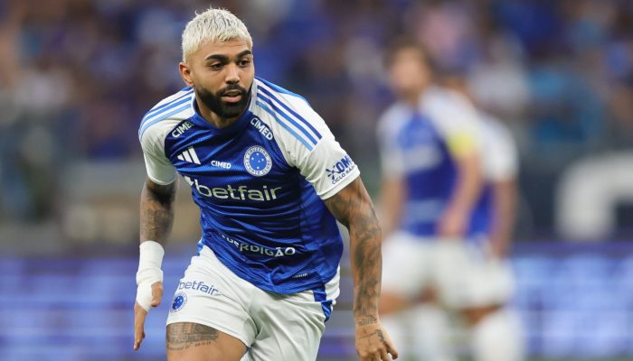 MG - BELO HORIZONTE - 01/11/2025 - BRASILEIRO A 2025, CRUZEIRO X VITORIA - Gabriel Barbosa jogador do Cruzeiro durante partida contra o Vitoria no estadio Mineirao pelo campeonato Brasileiro A 2025. Foto: Gilson Lobo/AGIF