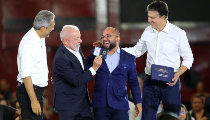 carteira nacional do docente entrega lula ceará