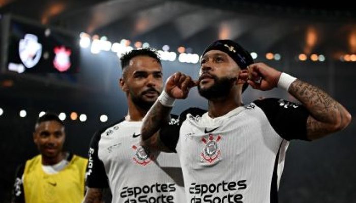 memphis-depay-celebracao