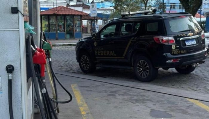 operacao-centelha-mira-alvos-suspeitos-de-lavar-dinheiro-do-jogo-do-bicho-com-postos-de-gasolina-1778065907658_v2_900x506