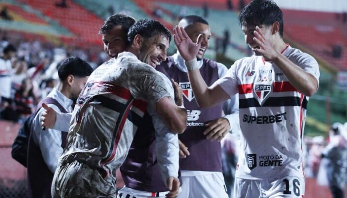 sao-paulo-vence-chapecoense-e-assume-lideranca-do-brasileirao