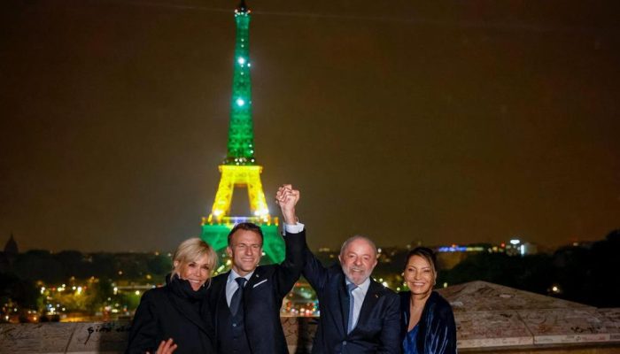 torre eiffel cores brasil- lula e macron