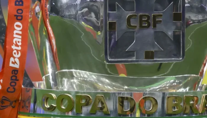 trofeu-copa-do-brasil-2025-e1766016110628